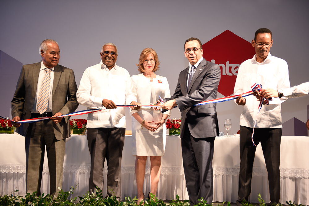 Autoridades_durante_el_acto_de_inauguraci%C3%B3n_de_los_edificios Instituto Tecnológico de Santo Domingo - Labor del INTEC repercute en la sociedad dominicana