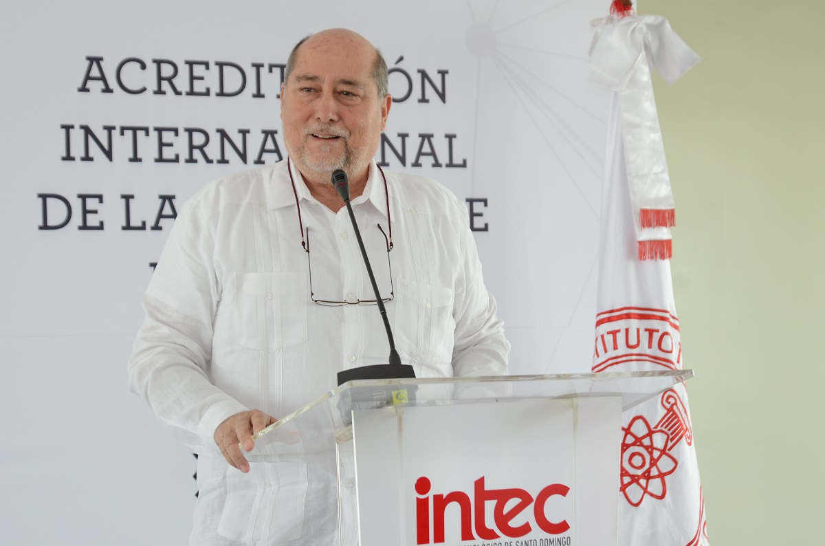 Decano_del_%C3%81rea_de_Ciencias_de_la_Salud_Raymundo_Jim%C3%A9nez Instituto Tecnológico de Santo Domingo - Carrera de Medicina del INTEC, primera con acreditación internacional en RD