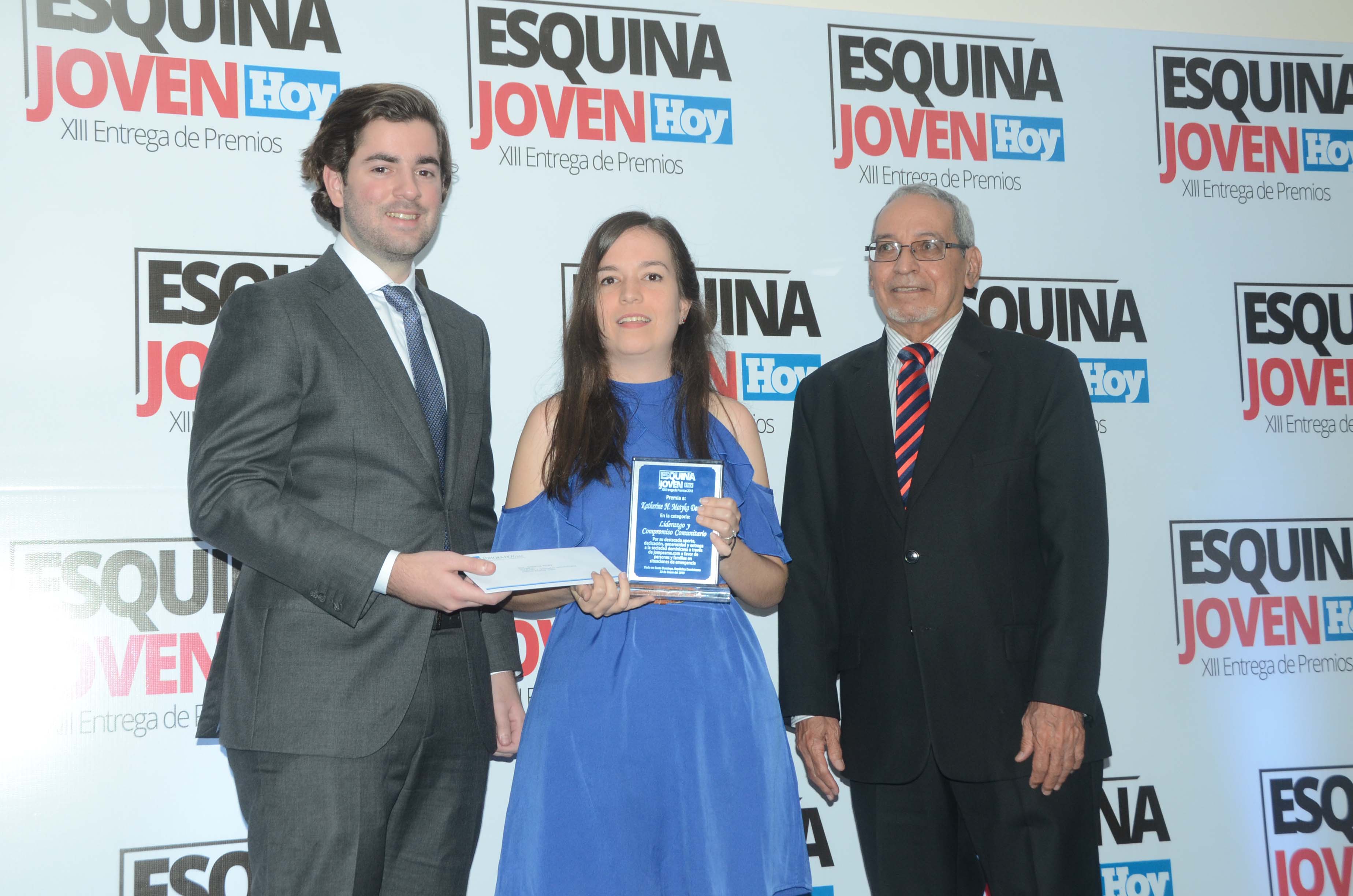KatherineMotyka Instituto Tecnológico de Santo Domingo - Esquina Joven del periódico Hoy reconoce a dos intecianos