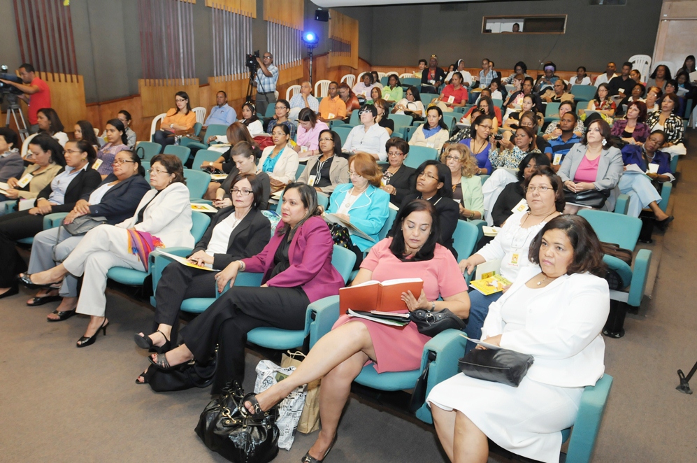 Attendees%20a%20la%20conferencejpg Instituto Tecnológico de Santo Domingo - Women's autonomy guarantees the exercise of their human rights