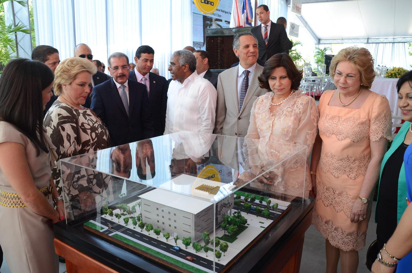 Visit_to_the_model_of_the_Engineering_Building Instituto Tecnológico de Santo Domingo - INTEC inaugurates works of Infrastructure Master Plan