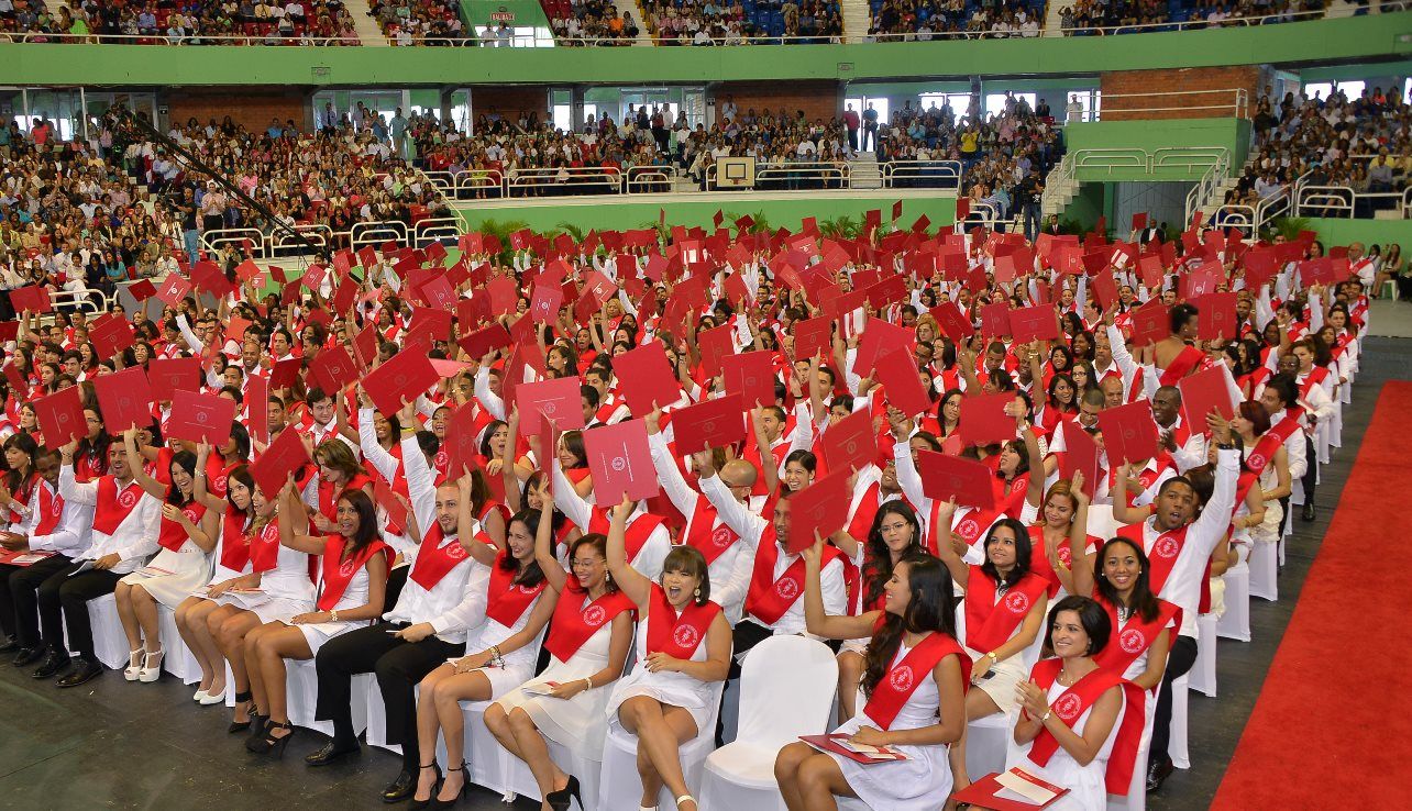La%20promocin%20Abril%202015-0d5b797e Instituto Tecnológico de Santo Domingo - INTEC graduates 663 new professionals