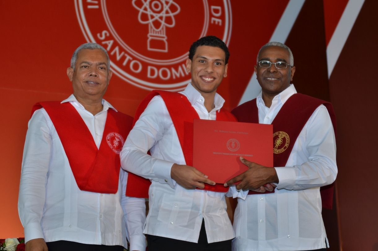 Alan%20Enrique%20Rodrguez%20graduando%20con%20ms%20alto%20ndice%20recibe%20su%20ttulo.%20Le%20acompaa%20el%20rector%20y%20el%20vicerrector%20Acadmico%20Jos%20Feliz-2bf328bb image Alan%20Enrique%20Rodrguez%20graduando%20con%20ms%20alto%20ndice%20recibe%20su%20ttulo.%20Le%20acompaa%20el%20rector%20y%20el%20vicerrector%20Acadmico%20Jos%20Feliz-2bf328bb Instituto Tecnológico de Santo Domingo - INTEC APUESTA A CARRERAS PIONERAS EN EL PAIS