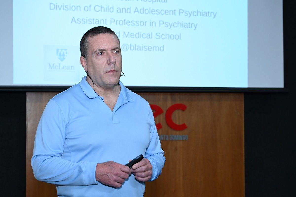 Blaise%20Aguirre%20profesor%20de%20la%20division%20de%20Psiquiatria%20de%20Ninos%20y%20Adolescentes%20de%20Harvard-59ebcbc8 image Blaise%20Aguirre%20profesor%20de%20la%20division%20de%20Psiquiatria%20de%20Ninos%20y%20Adolescentes%20de%20Harvard-59ebcbc8 Instituto Tecnológico de Santo Domingo - Experto de Harvard imparte taller de Terapia Dialéctica Conductual a psicólogos del INTEC