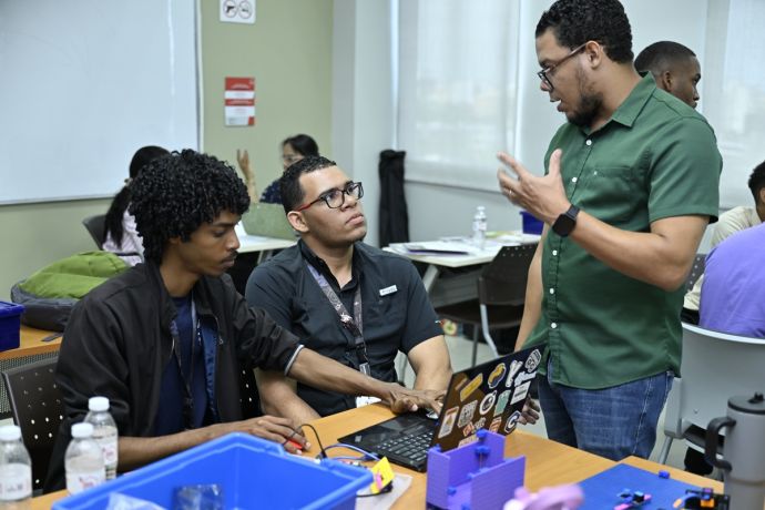 INTEC%20y%20Ediciones%20Logos%20capacitan%20a%2086%20docentes%20en%20Inteligencia%20Artificial%20y%20metodologias%20STEM-5c1553b2 Instituto Tecnol&oacute;gico de Santo Domingo - prensa