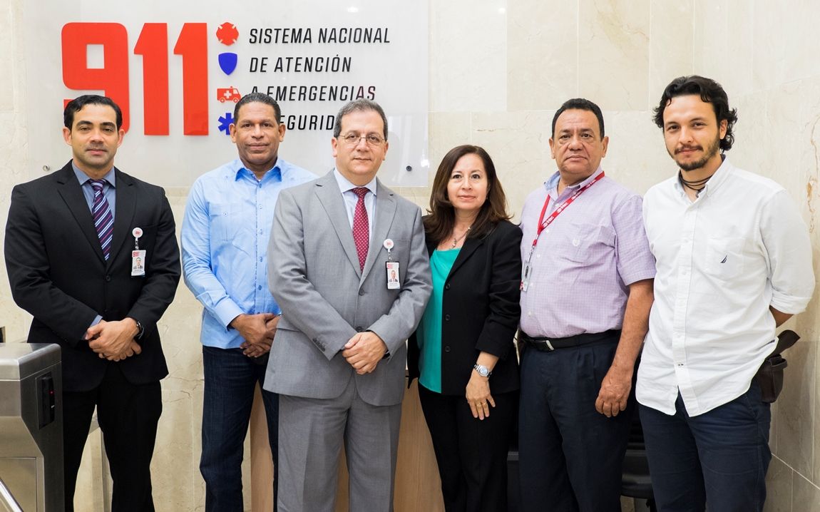 Visita%20INTEC%20al%20911%20-%20comision%2013-03-2015-8105d56f image Visita%20INTEC%20al%20911%20-%20comision%2013-03-2015-8105d56f Instituto Tecnológico de Santo Domingo - Comisión INTEC visita instalaciones del Sistema 911