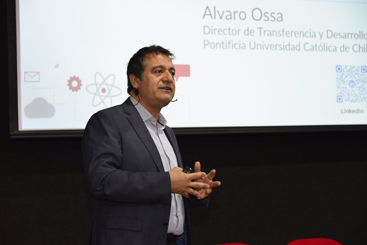 Alvaro%20Ossa%20exhorta%20a%20los%20investigadores%20llevar%20la%20ciencia%20al%20mercado-9a1e81ba image Alvaro%20Ossa%20exhorta%20a%20los%20investigadores%20llevar%20la%20ciencia%20al%20mercado-9a1e81ba Instituto Tecnológico de Santo Domingo - Álvaro Ossa exhorta a los investigadores llevar la ciencia al mercado