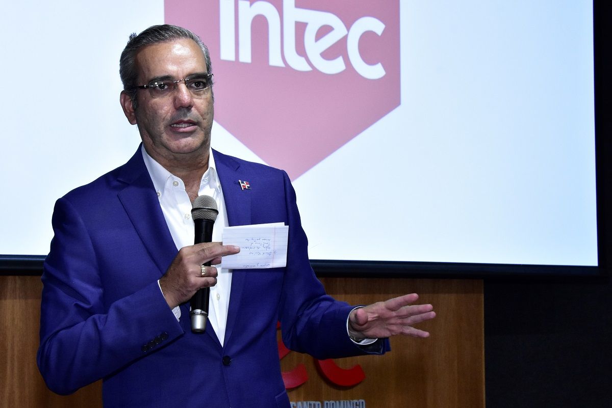 Luis%20Abinader%20durante%20los%20conversatorios%20del%20INTEC%20con%20Candidatos%20Presidenciales-d70865d4 image Luis%20Abinader%20durante%20los%20conversatorios%20del%20INTEC%20con%20Candidatos%20Presidenciales-d70865d4 Instituto Tecnológico de Santo Domingo - Dos Egresados Destacados del INTEC asumen la presidencia de la República de manera consecutiva