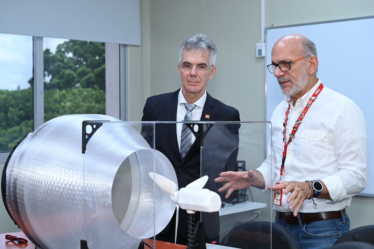 Embajador%20de%20Suiza%20valora%20proyectos%20de%20ciencia%20e%20investigacion%20en%20visita%20al%20INTEC-e29ff733 Instituto Tecnol&oacute;gico de Santo Domingo - Embajador de Suiza valora proyectos de ciencia e investigaci&oacute;n en visita al INTEC