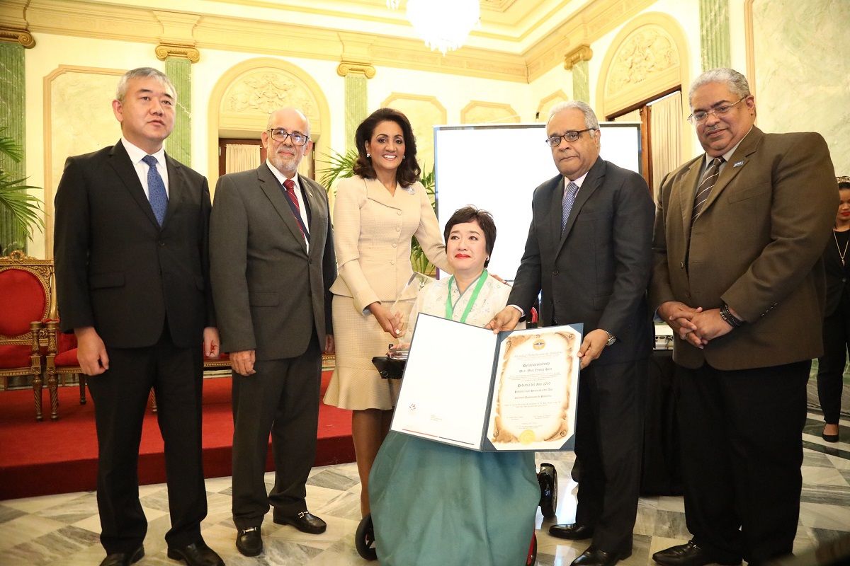doctora%20Kim-f36b6d8e image doctora%20Kim-f36b6d8e Instituto Tecnológico de Santo Domingo - Profesora del Área de Ciencias de la Salud recibe Premio Nacional de Pediatría 2019